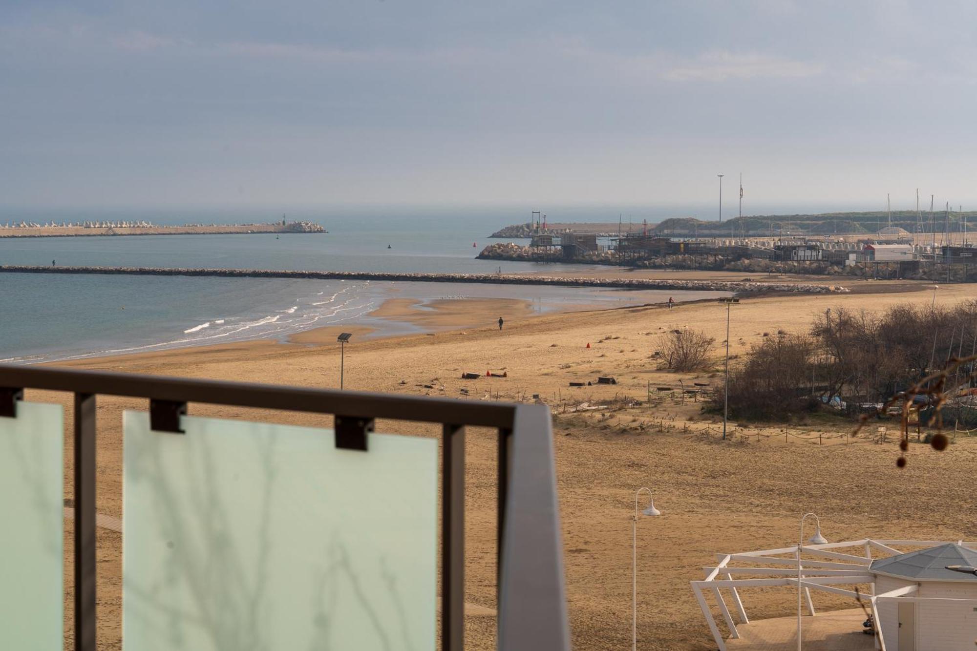 "Casa Incantevole" Fronte Mare Pescara - Appartamento Via Buozzi Extérieur photo